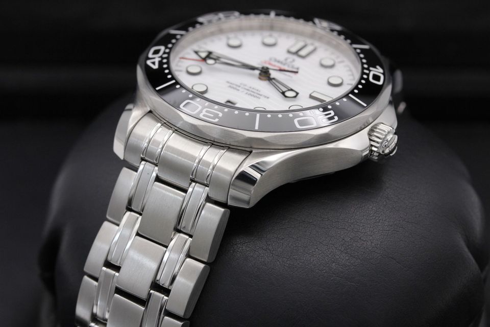 Omega Seamaster Diver 300m 210.30.42.20.04.001 Image 2